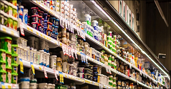 Food aisle in a grocery store