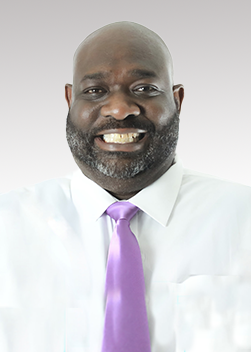 Headshot of Curtis Perry