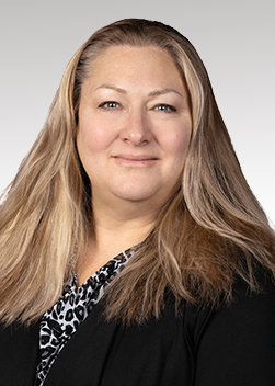 Headshot of Kim Mackey