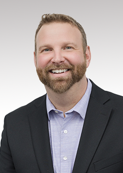 Headshot of Pete Henslin